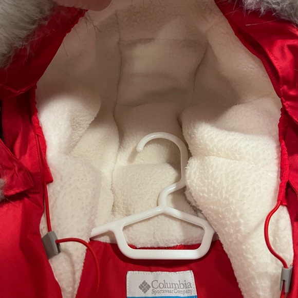 Columbia Size L, Lily Red Subtle Mountain Winter Parka with detachable fur, hood - Picture 6 of 6